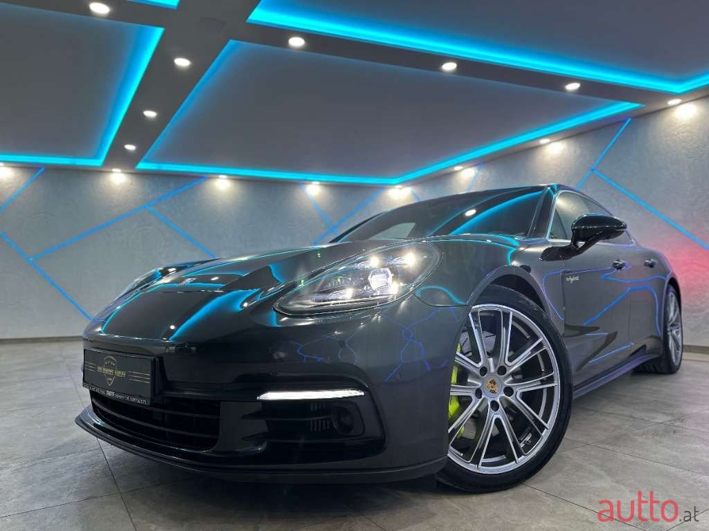 2019' Porsche Panamera photo #5