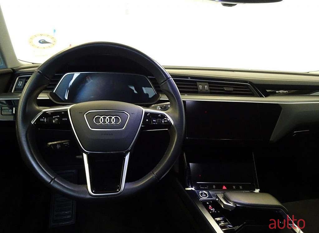 2021' Audi e-tron photo #4