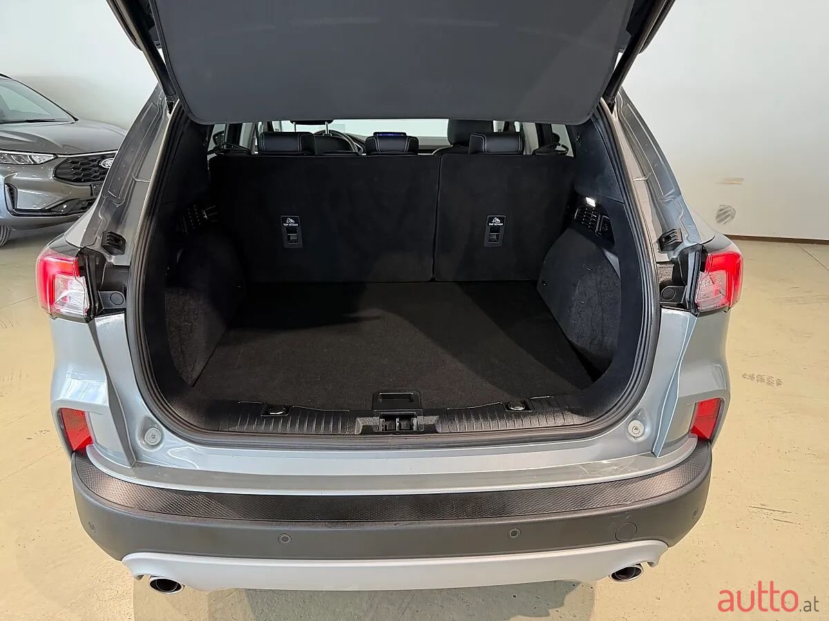 2021' Ford Kuga photo #6