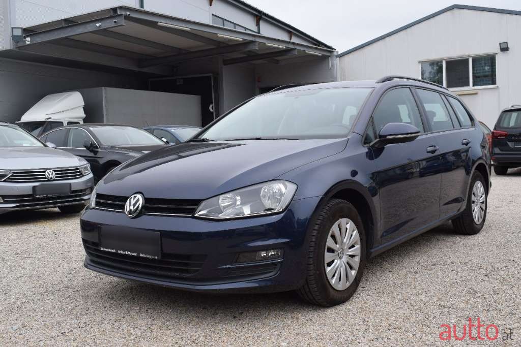 2015' Volkswagen Golf photo #2
