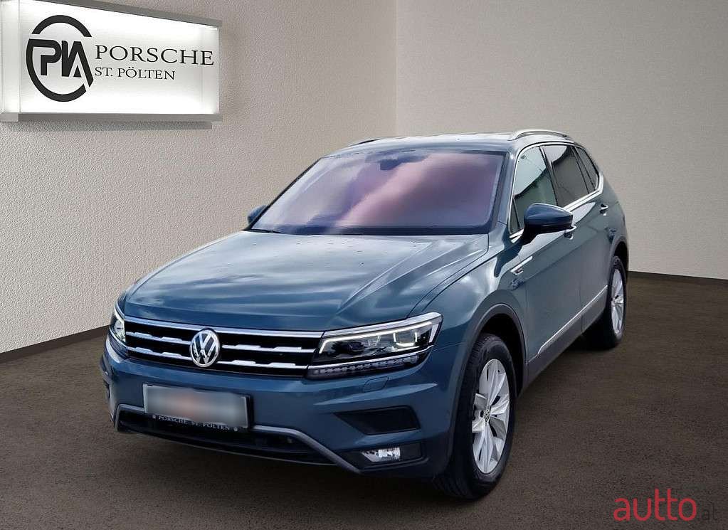 2021' Volkswagen Tiguan photo #1