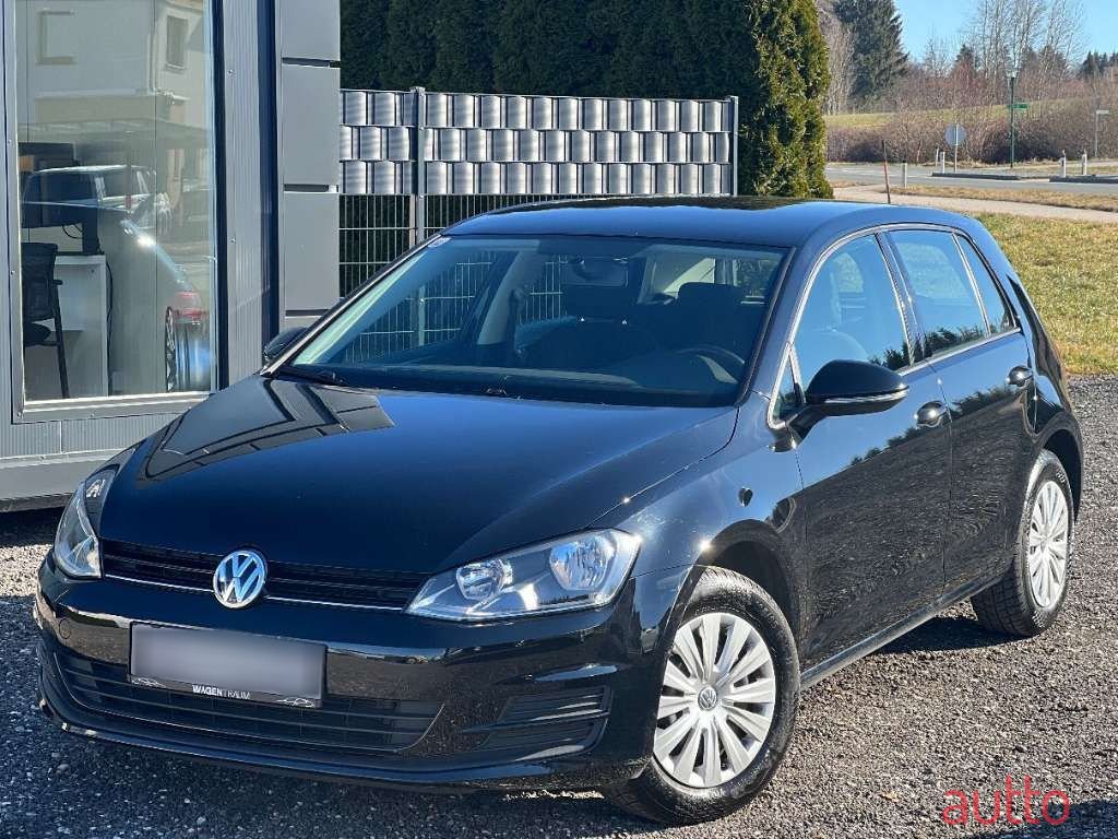 2013' Volkswagen Golf photo #2