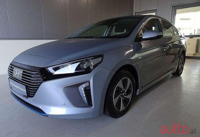 2017' Hyundai Ioniq photo #1