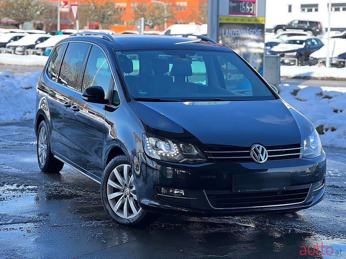 2010' Volkswagen Sharan photo #1