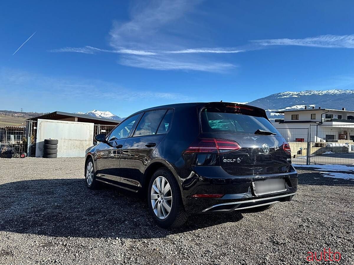 2020' Volkswagen Golf photo #6
