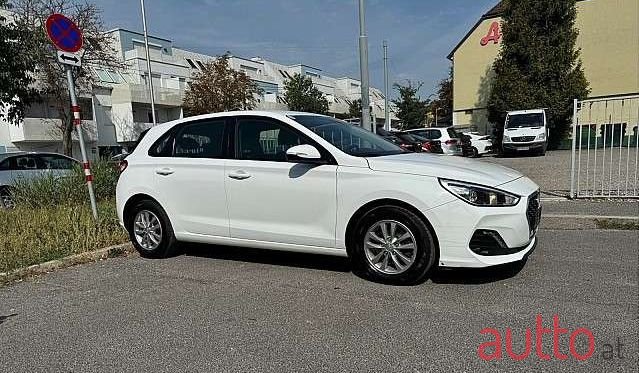 2019' Hyundai i30 photo #2