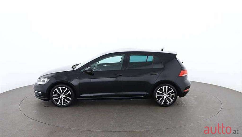 2018' Volkswagen Golf photo #5