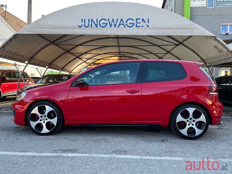 2010' Volkswagen Golf photo #4