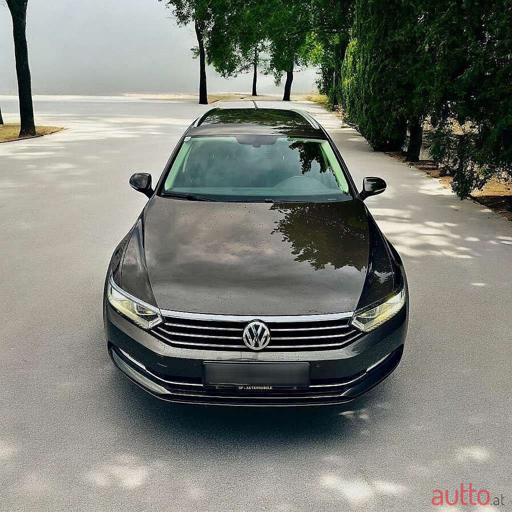 2017' Volkswagen Passat photo #4