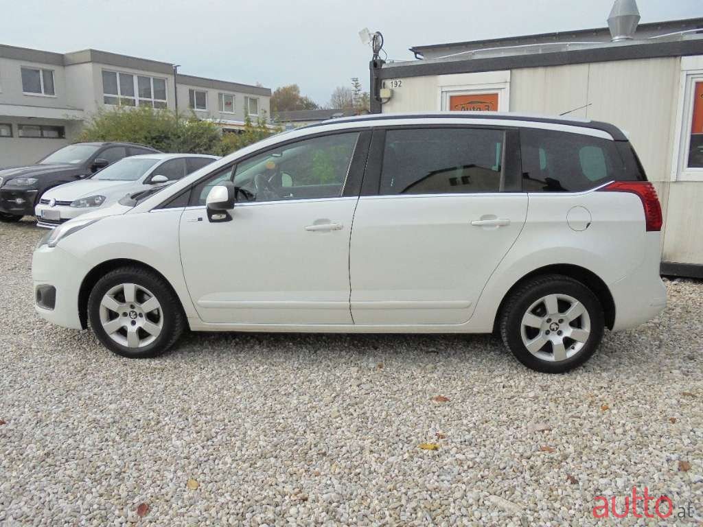 2015' Peugeot 5008 photo #4