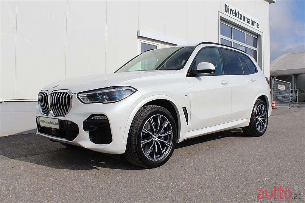 2021' BMW X5 photo #2