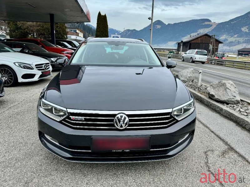 2018' Volkswagen Passat photo #2