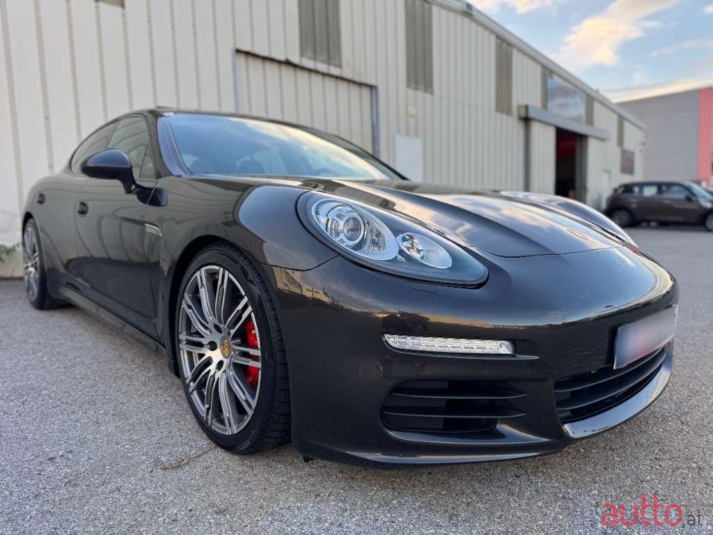2013' Porsche Panamera photo #3