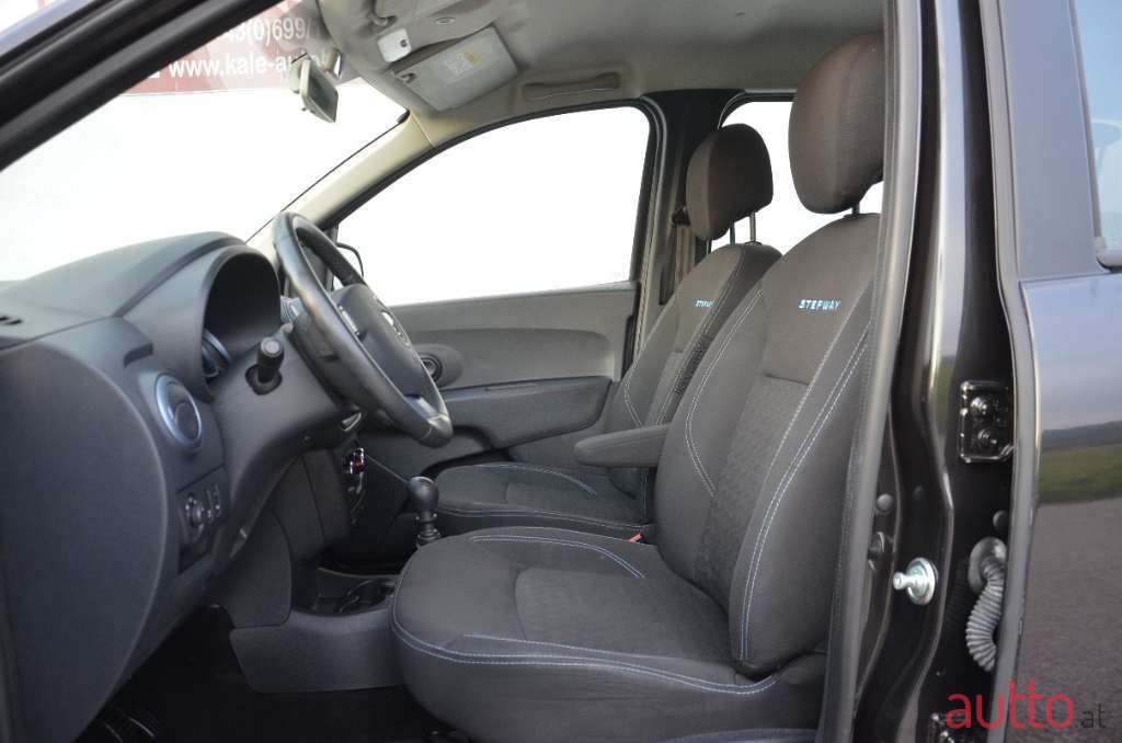 2016' Dacia Lodgy photo #5