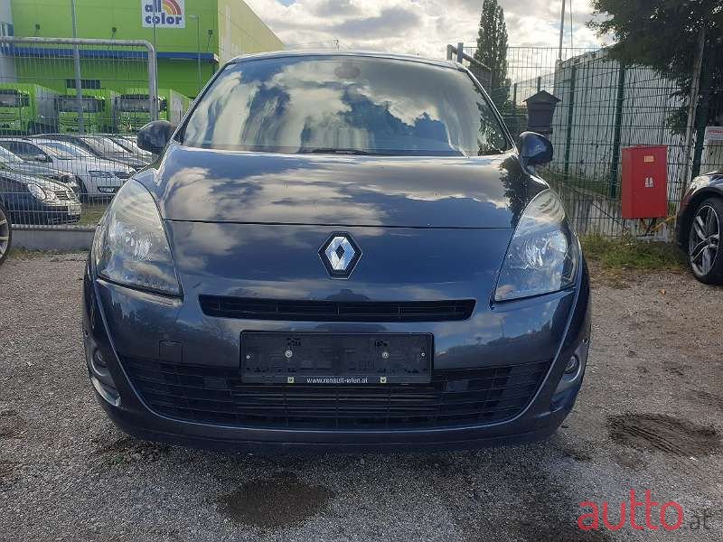 2011' Renault Grand Scenic photo #3