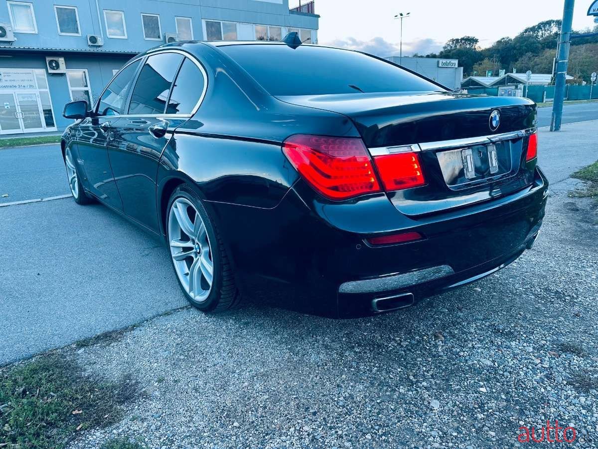 2011' BMW 7Er-Reihe photo #6