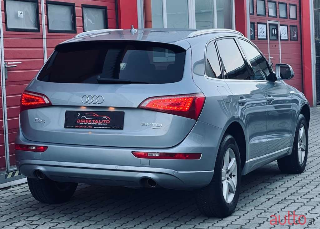 2010' Audi Q5 photo #6