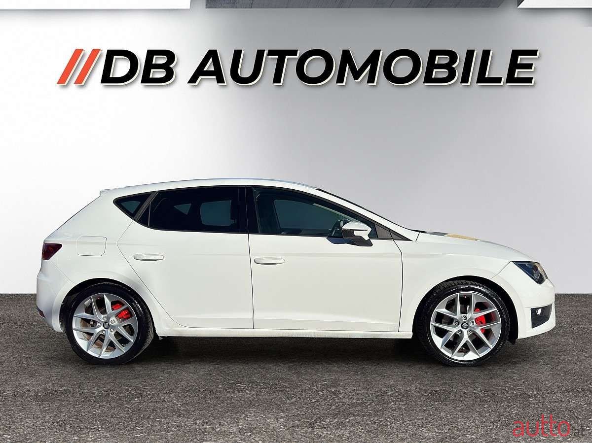 2013' SEAT Leon photo #4