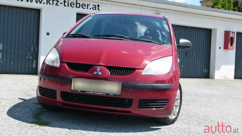 2009' Mitsubishi Colt photo #4