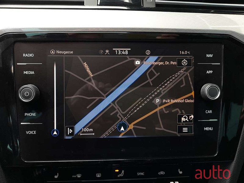 2021' Volkswagen Passat photo #4