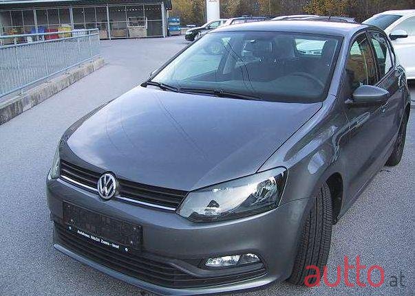 2016' Volkswagen Polo photo #3