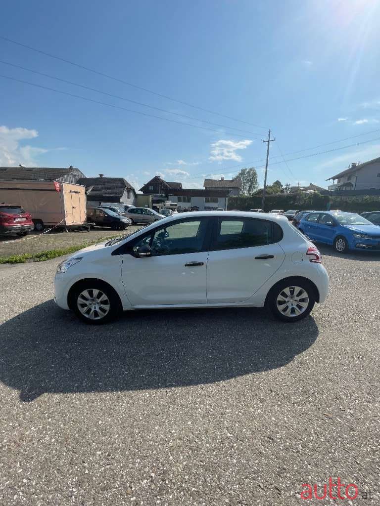 2013' Peugeot 208 photo #4