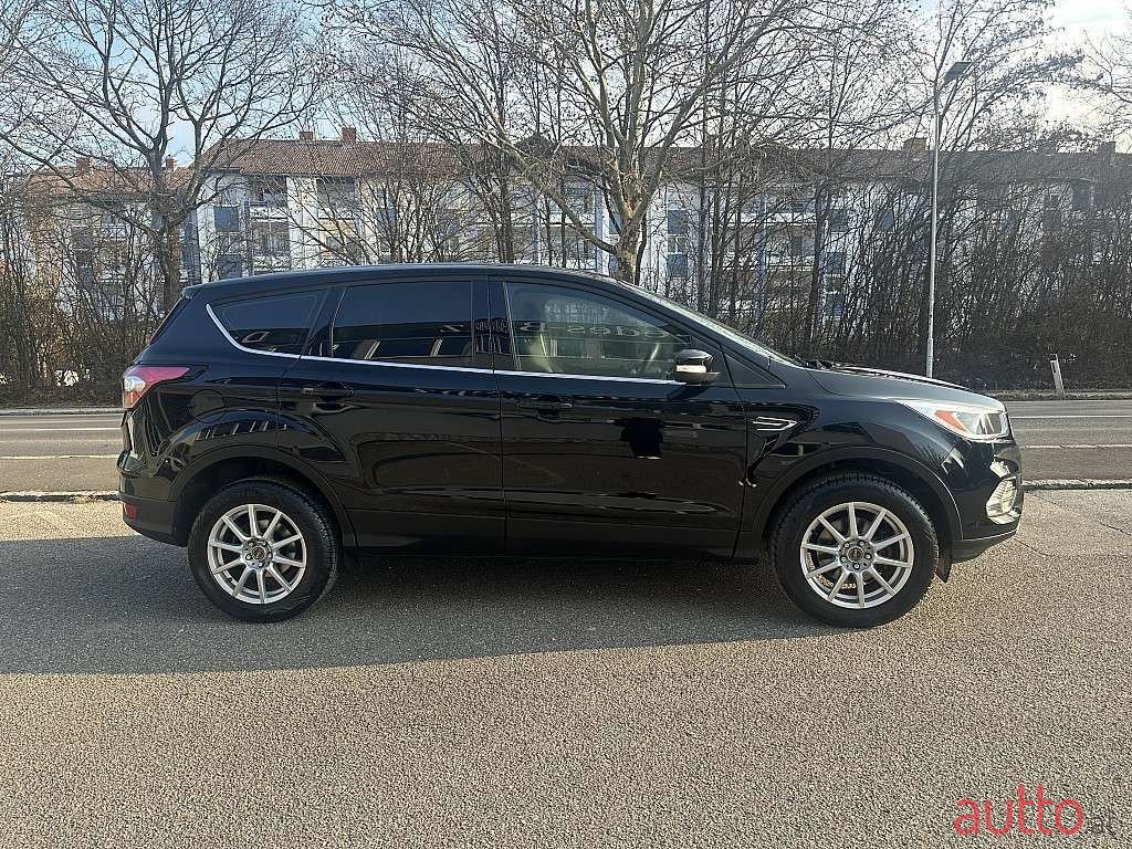 2017' Ford Kuga photo #3