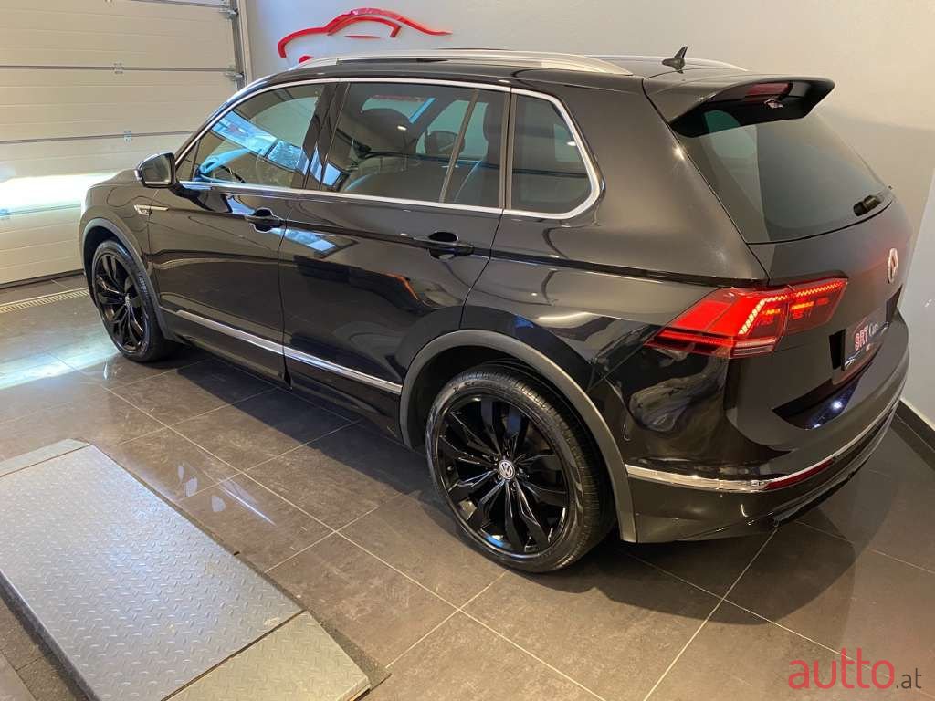 2016' Volkswagen Tiguan photo #4