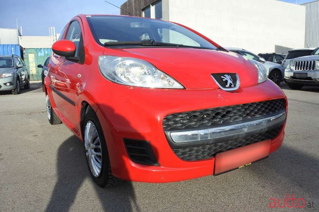 2010' Peugeot 107 photo #6