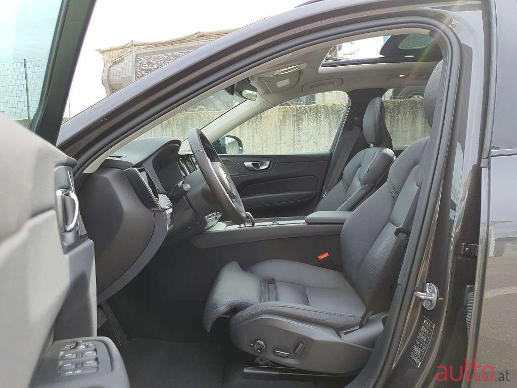 2024' Volvo XC60 photo #6