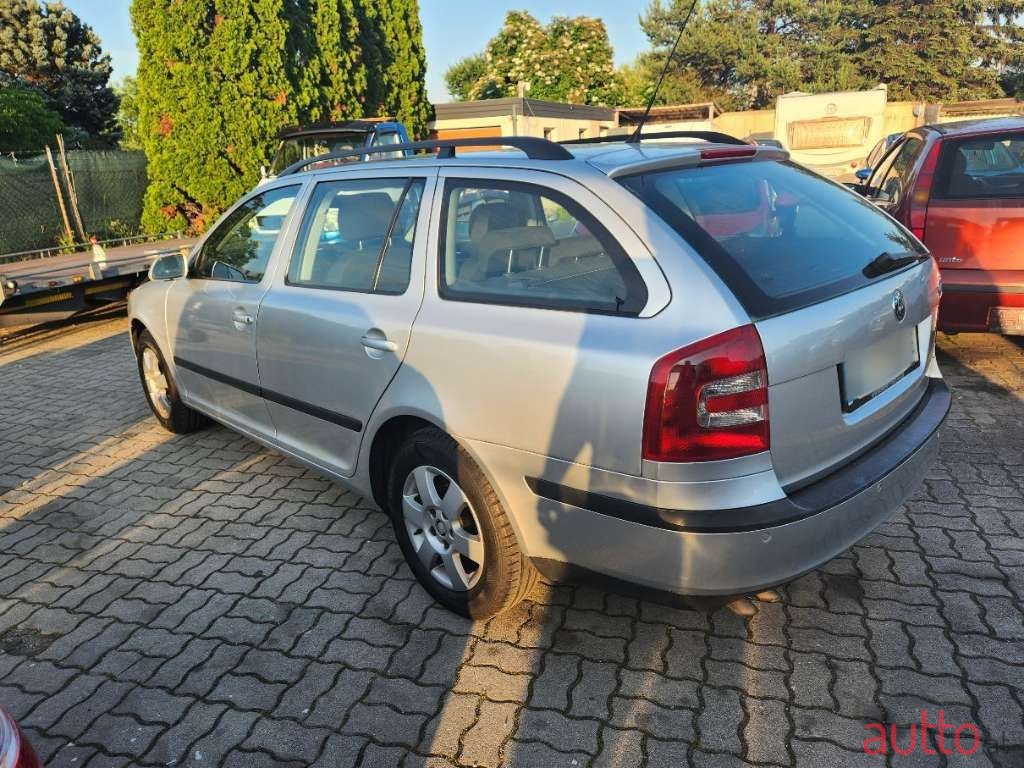 2006' Skoda Octavia photo #3
