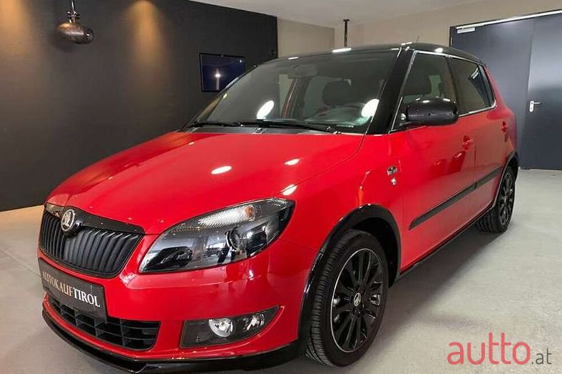 2013' Skoda Fabia photo #1