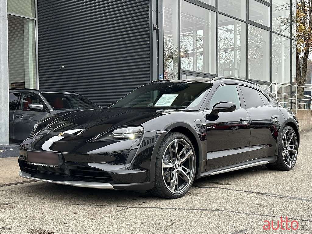 2023' Porsche Taycan photo #2