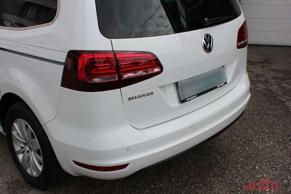 2018' Volkswagen Sharan photo #4