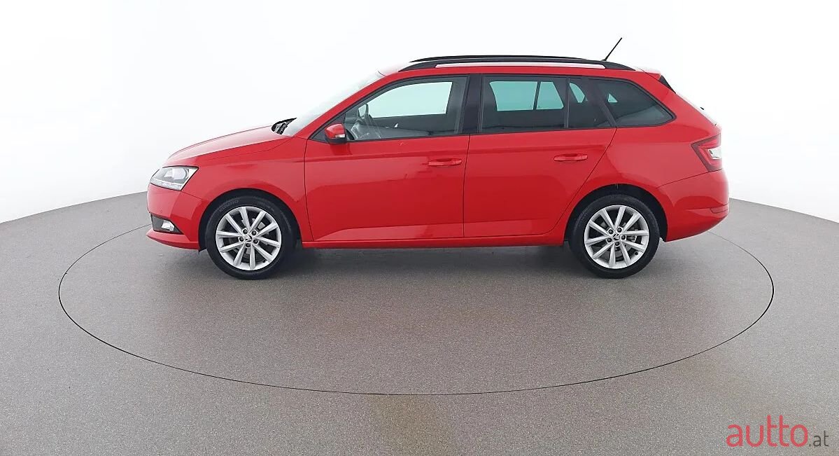 2021' Skoda Fabia photo #2