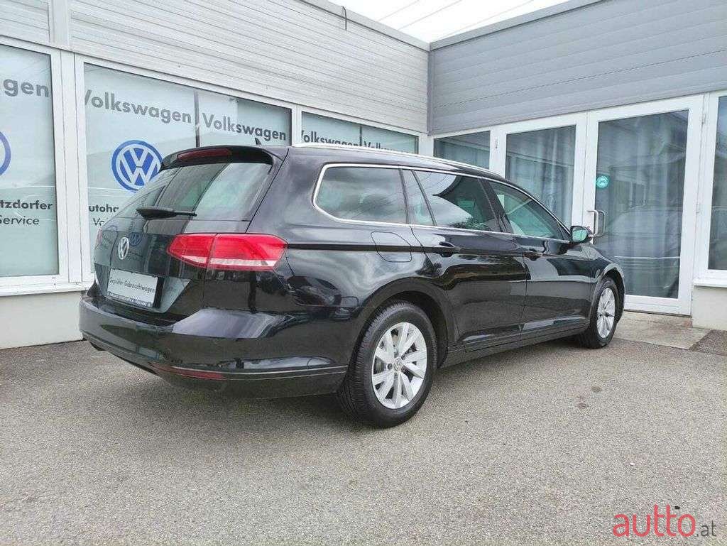 2019' Volkswagen Passat photo #5