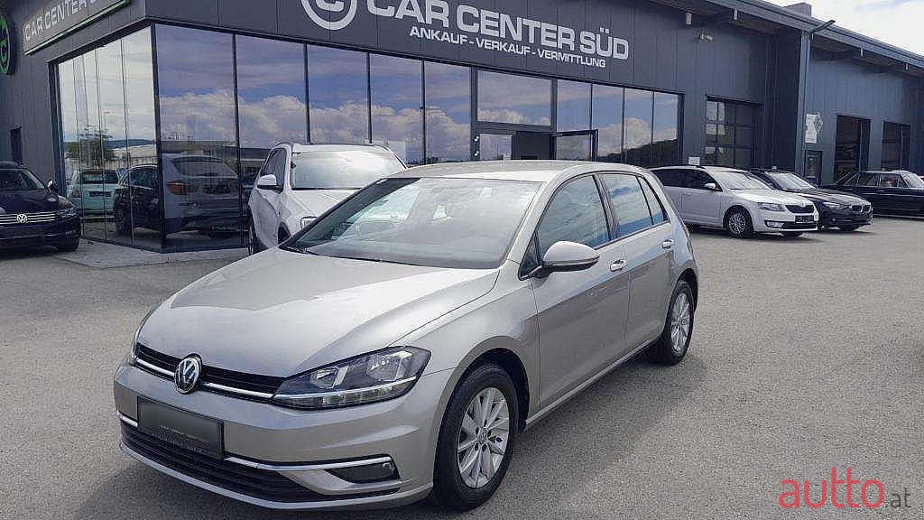 2017' Volkswagen Golf photo #1