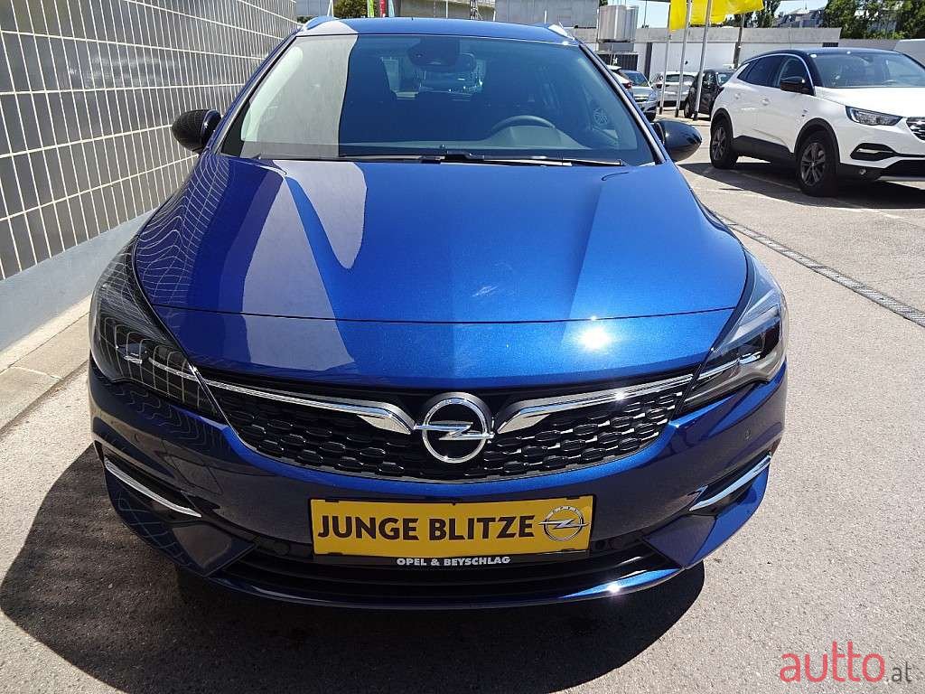 2021' Opel Astra photo #2