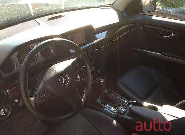 2010' Mercedes-Benz Glk-Klasse photo #2