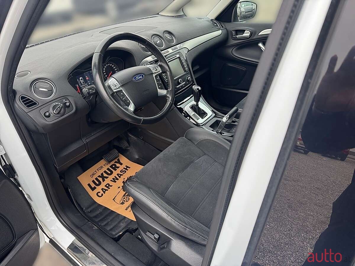 2014' Ford S-Max photo #5