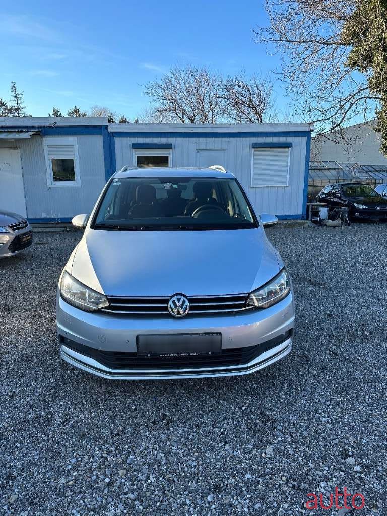 2018' Volkswagen Touran photo #1