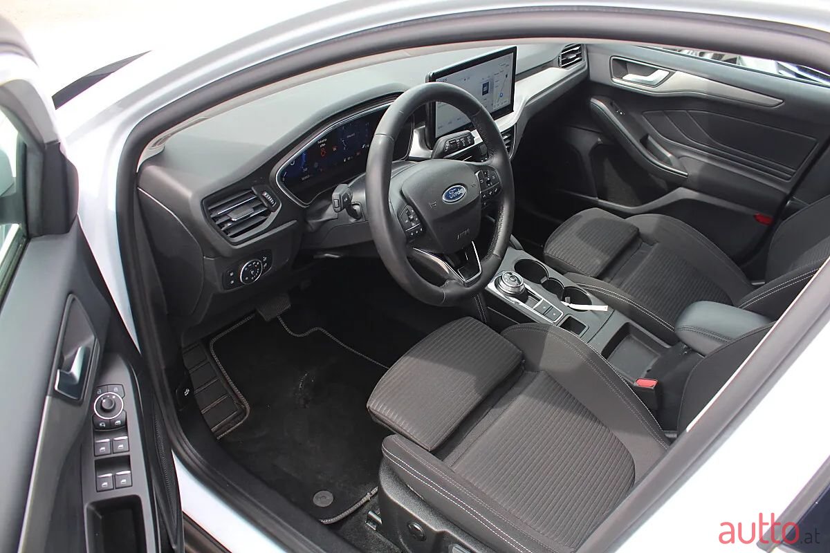 2023' Ford Focus photo #5