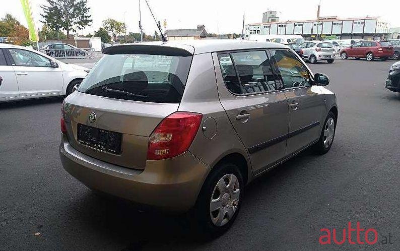 2009' Skoda Fabia photo #3