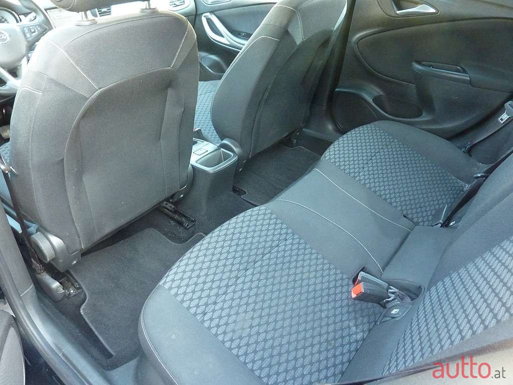 2019' Opel Astra photo #6