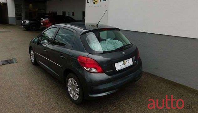 2012' Peugeot 207 photo #1