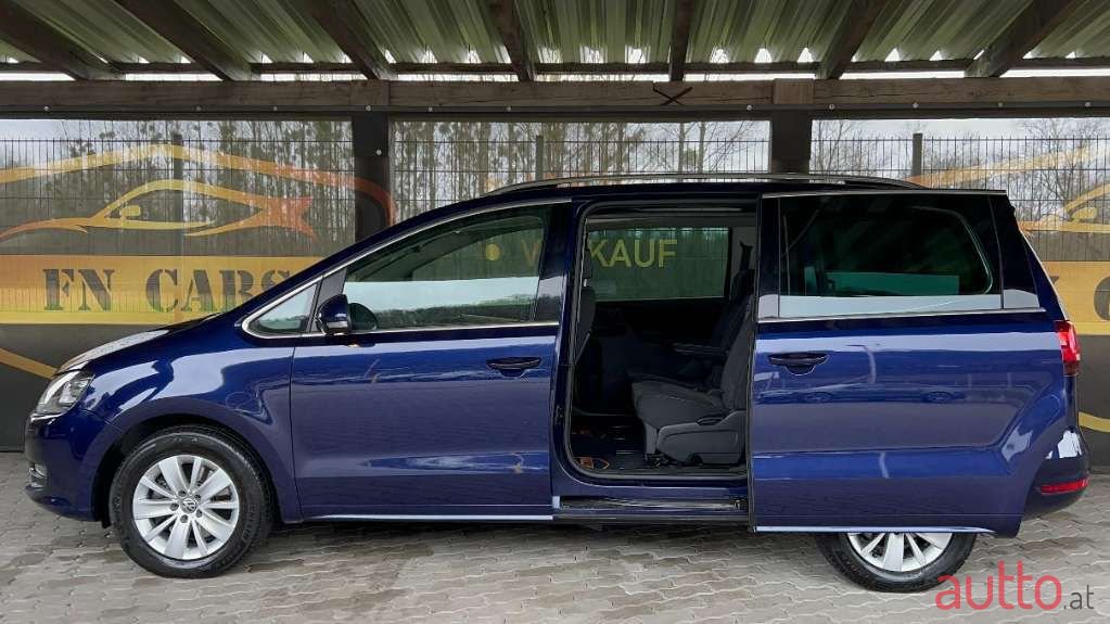 2017' Volkswagen Sharan photo #4