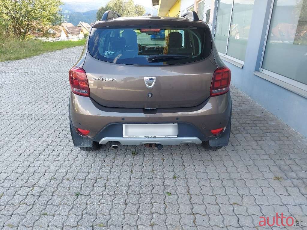 2017' Dacia Sandero photo #5
