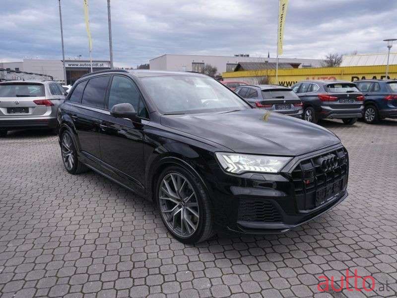 2020' Audi Q7 photo #2