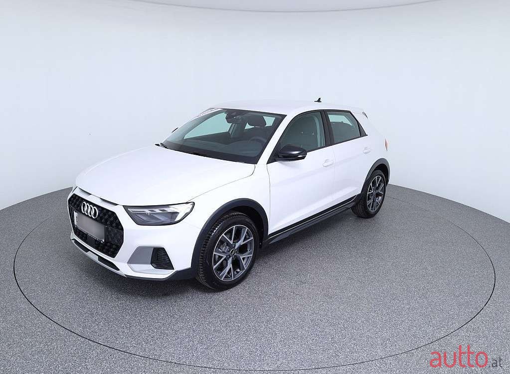 2023' Audi A1 photo #1