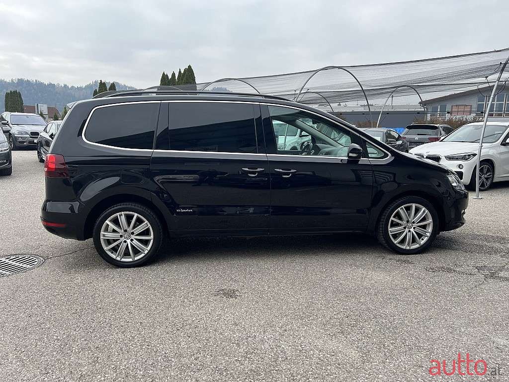 2016' Volkswagen Sharan photo #3